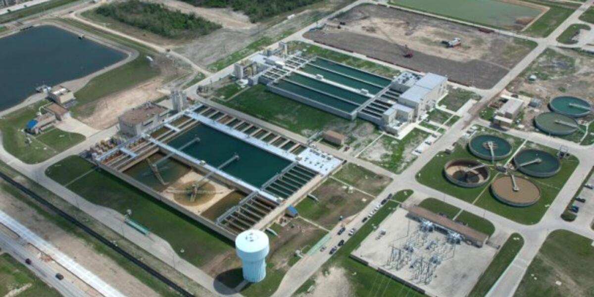 Largest city of Houston water plant project undertaken Pepper